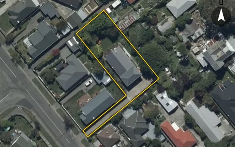 4 Warren Crescent