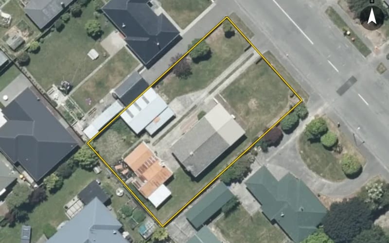 33 Saunders Road