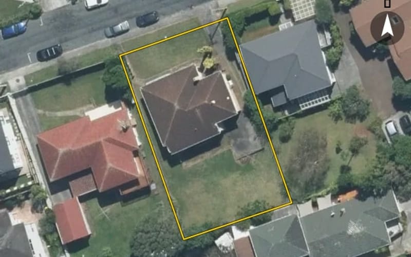 2 Currey Crescent