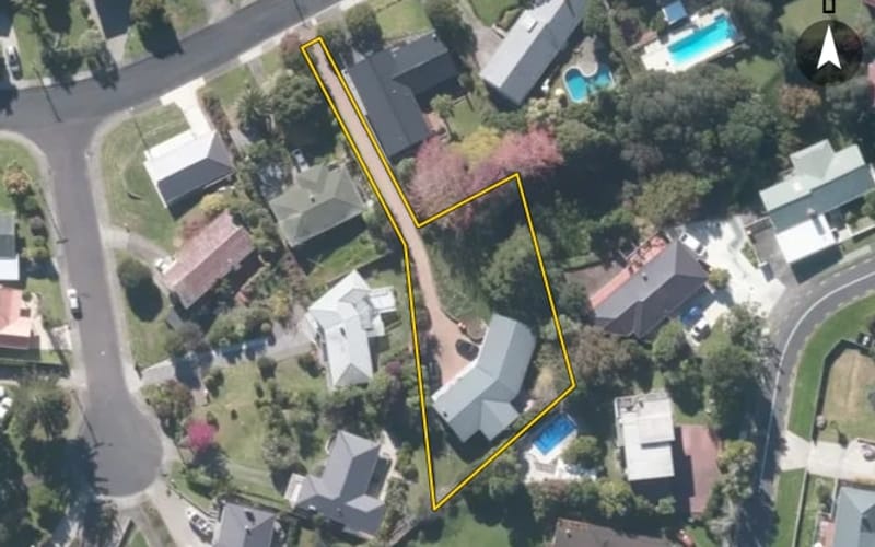 12 Liston Crescent