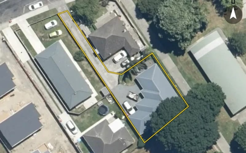 1113A Willowpark Road North