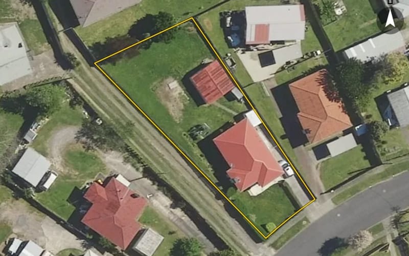 82 Meadowbank Crescent