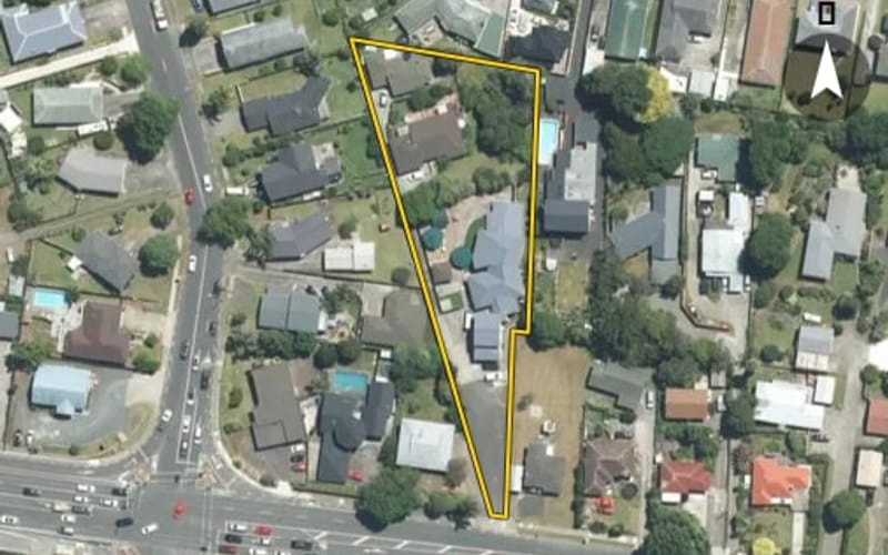 2/121 Beach Road