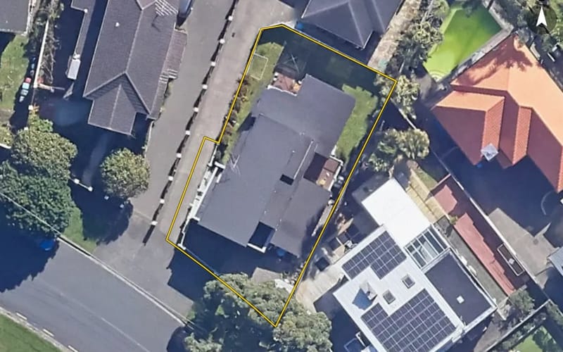 2A Campbell Crescent
