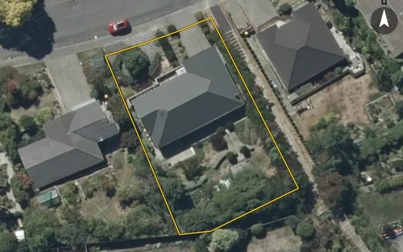 19 Woodside Common