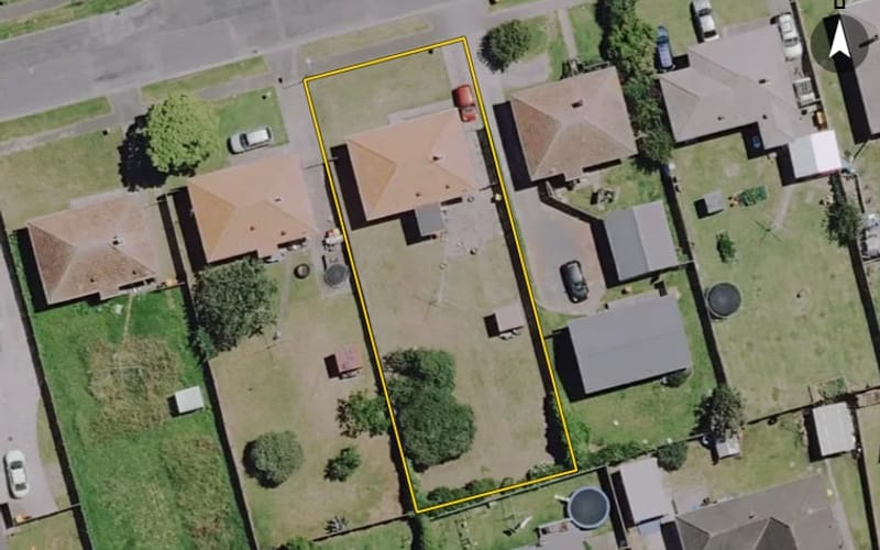 10 Douglas Crescent