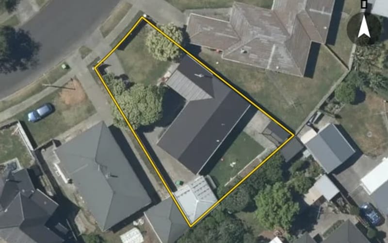 13 Robinson Crescent