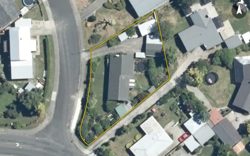 201 Sunnybank Crescent