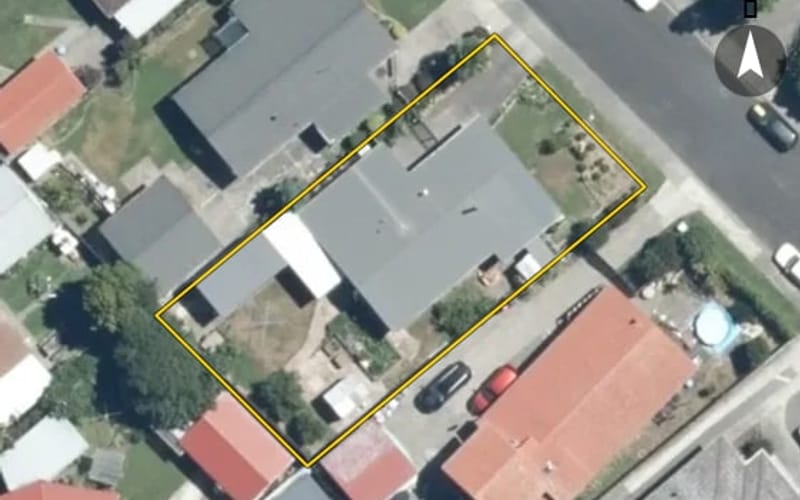 210 Sunnybank Crescent