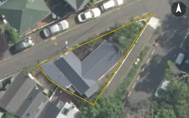 200 Sydney Street West