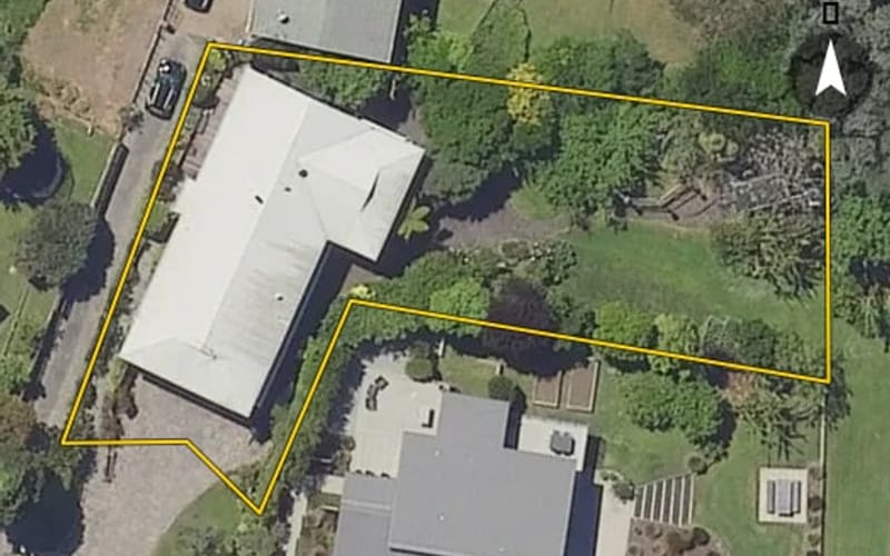 11 Giles Way