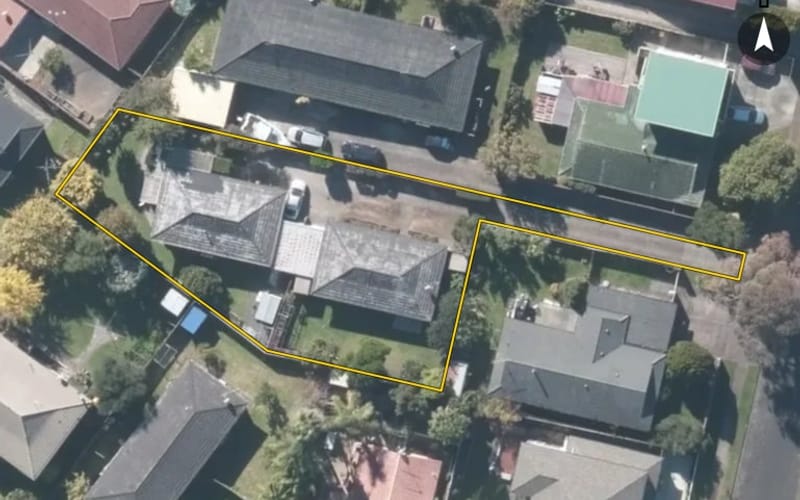 14 Hedge Row