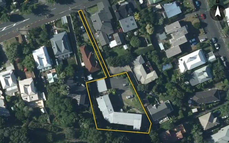 10/14A Albert Road