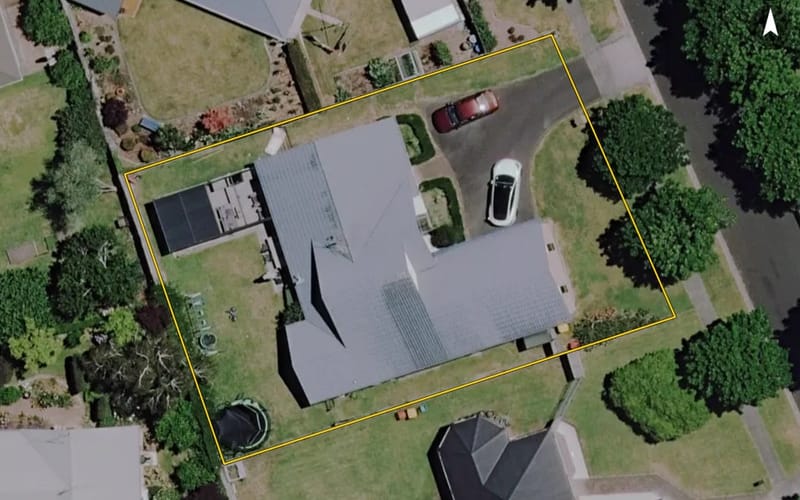 29 Bouverie Crescent