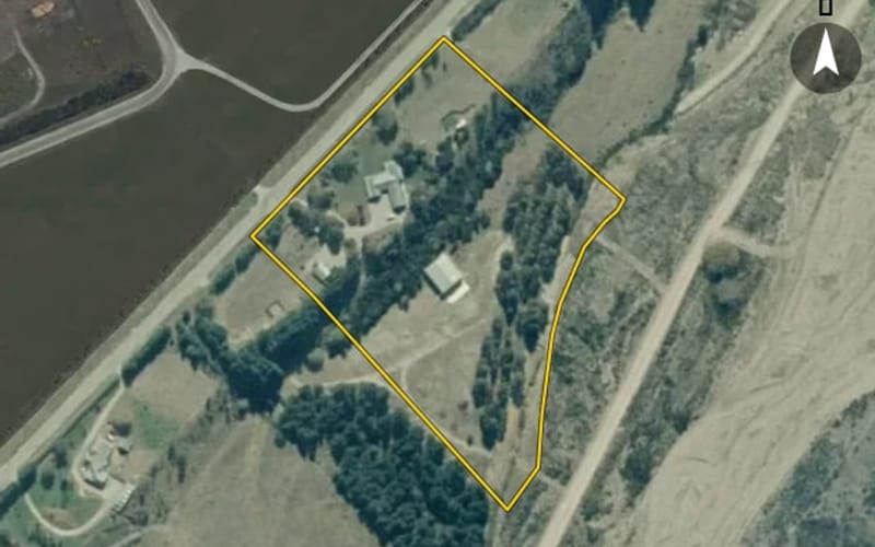 145 Riverbank Road