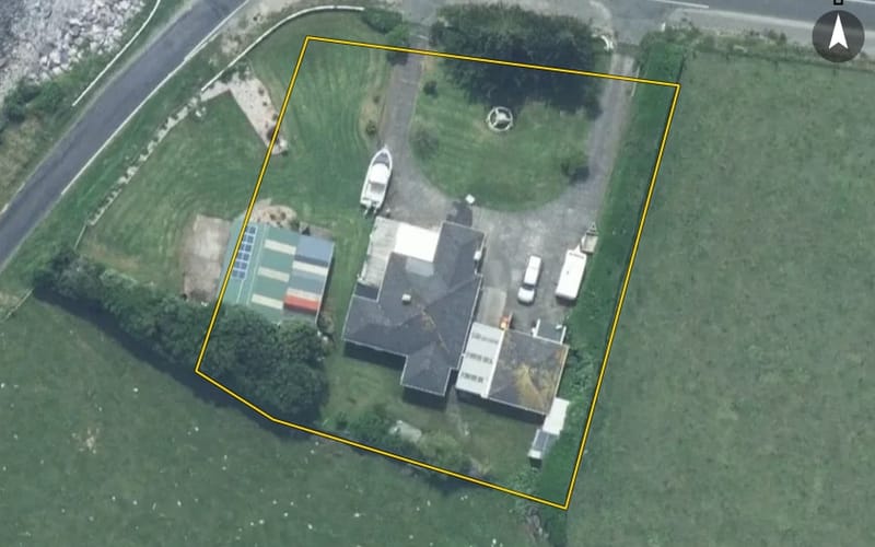 327 Bayly Road