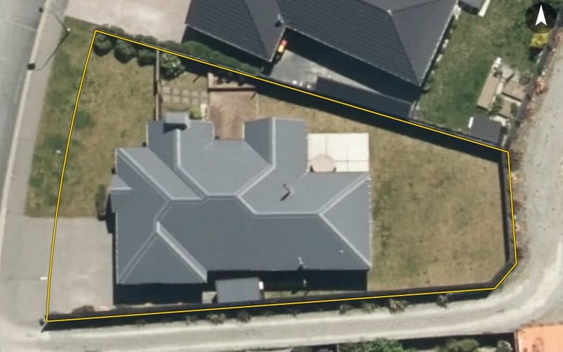 13 Lakeland Avenue