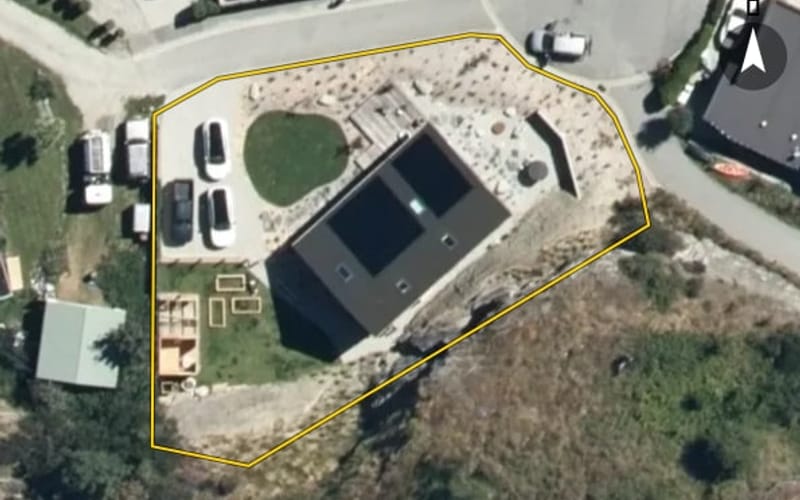 12 Larchmont Close