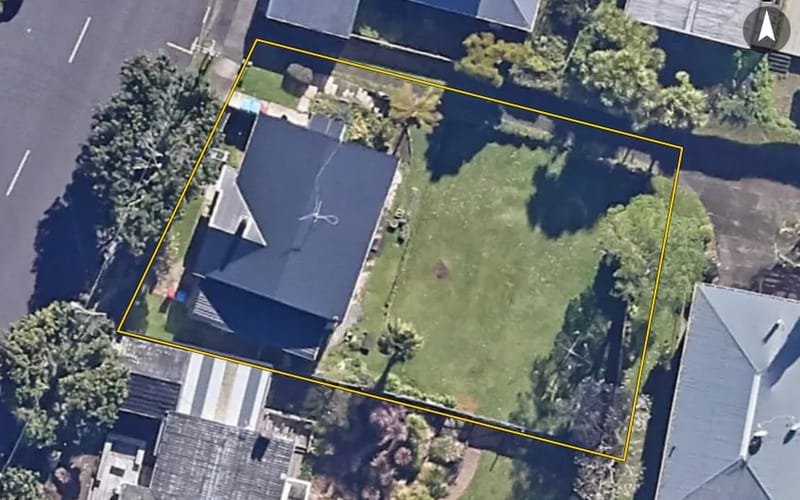 15 Rowan Road