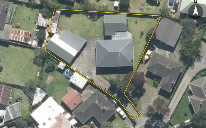 10 Leslie Place