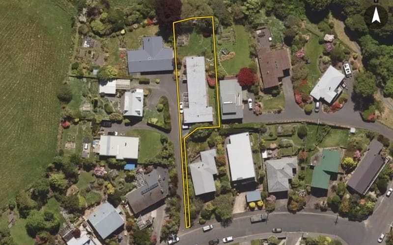 12 Larkins Street