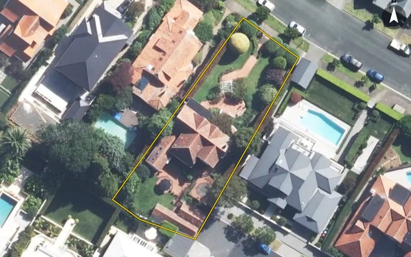 14 Ridings Road
