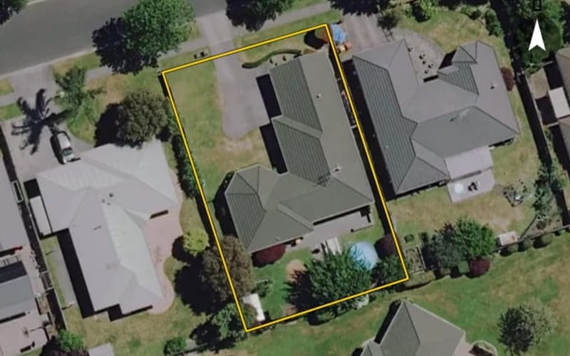 12 Bouverie Crescent