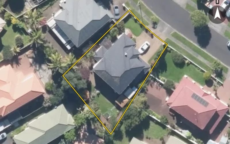 6 Cantora Avenue