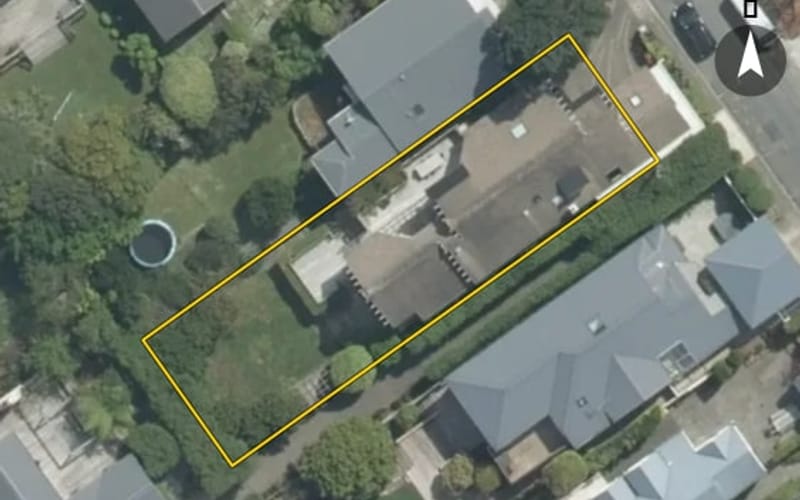 6 Lochiel Road