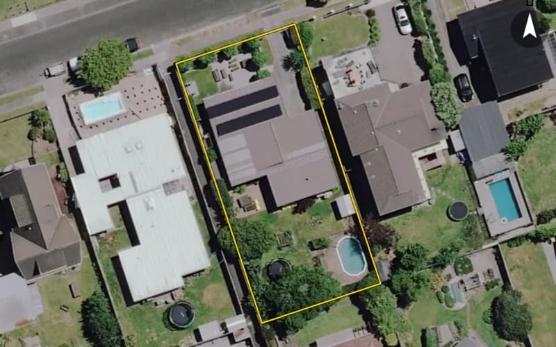 30 Clements Crescent