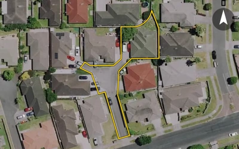 6 Kingroyal Lane