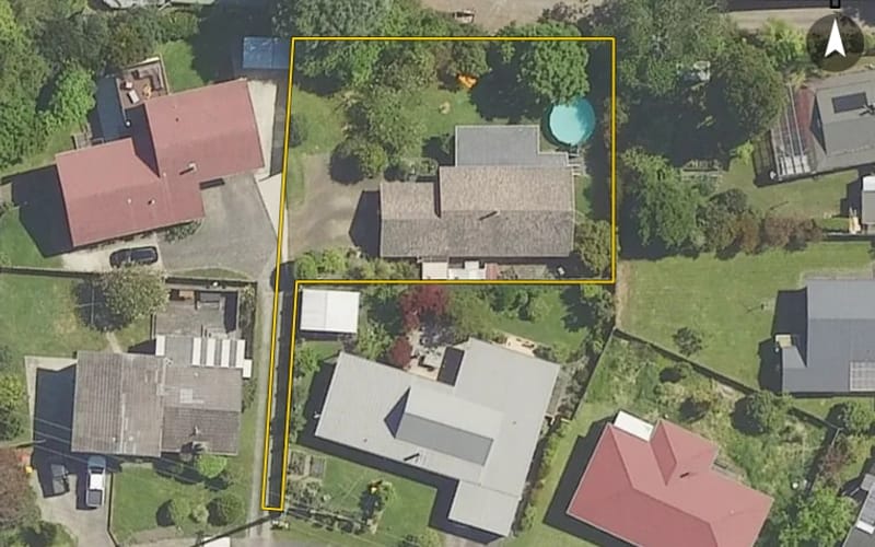 8 Saunders Place