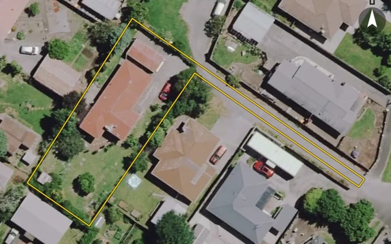 15 Panair Crescent
