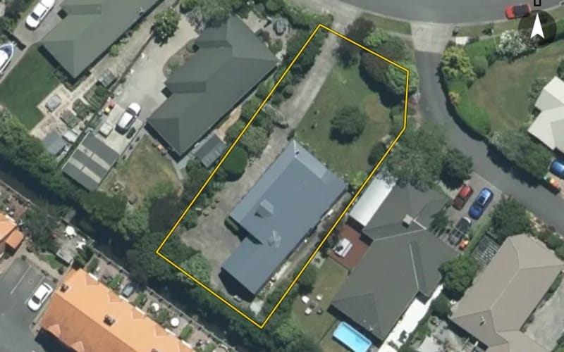 8 Hoult Crescent