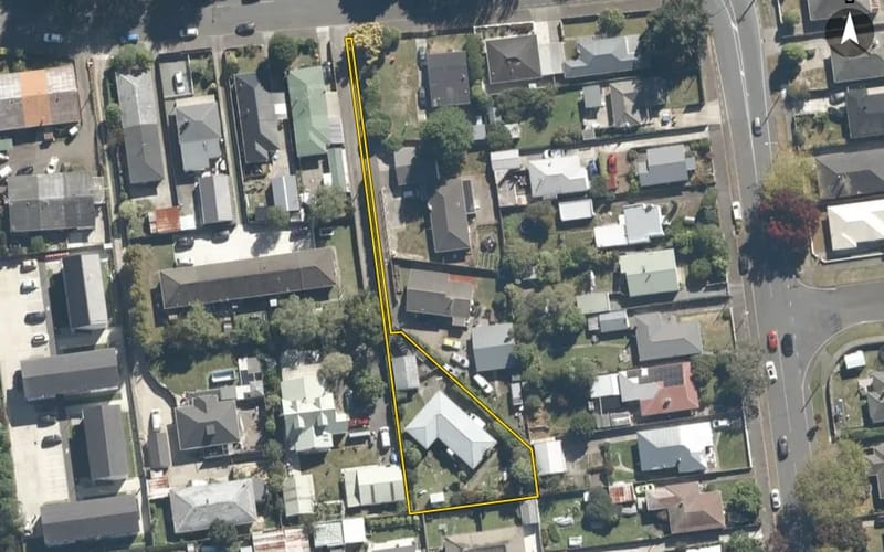 34 Riverbank Street