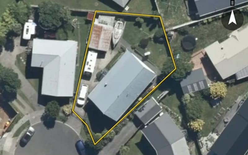 10 Bluff Close