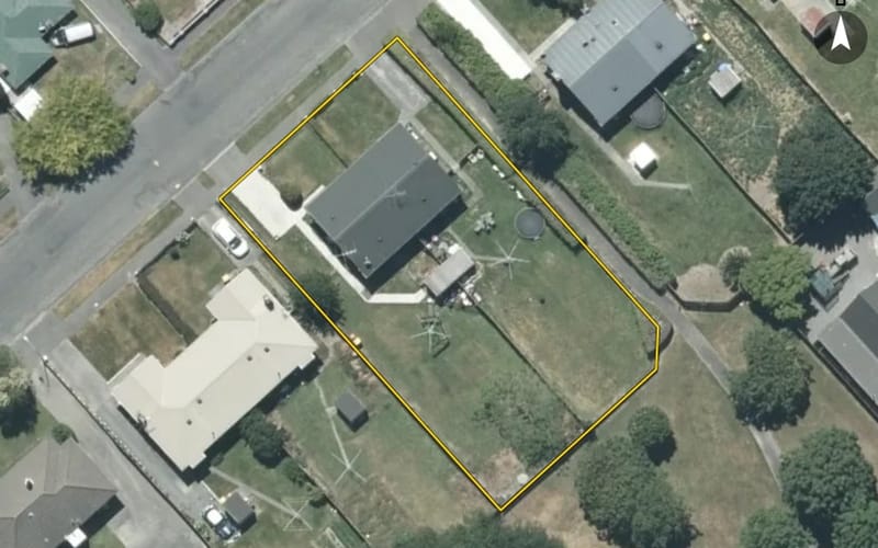 16 Davis Crescent