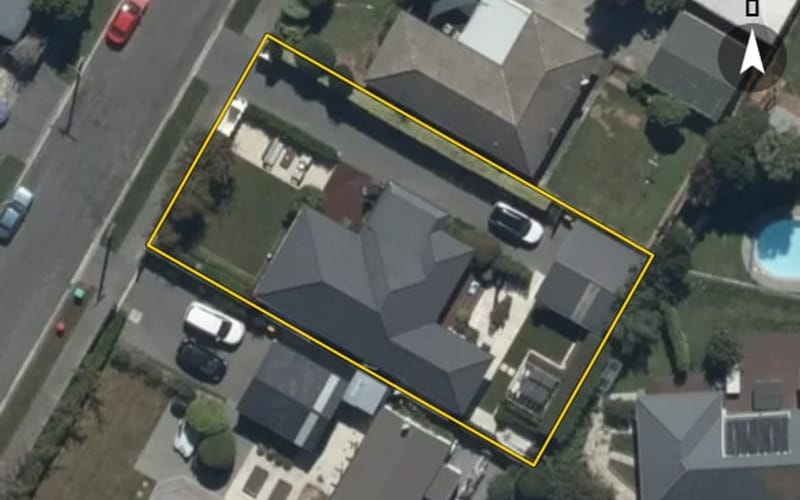 4 Bourne Crescent