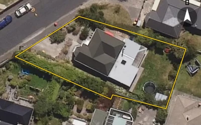 105 Neidpath Road