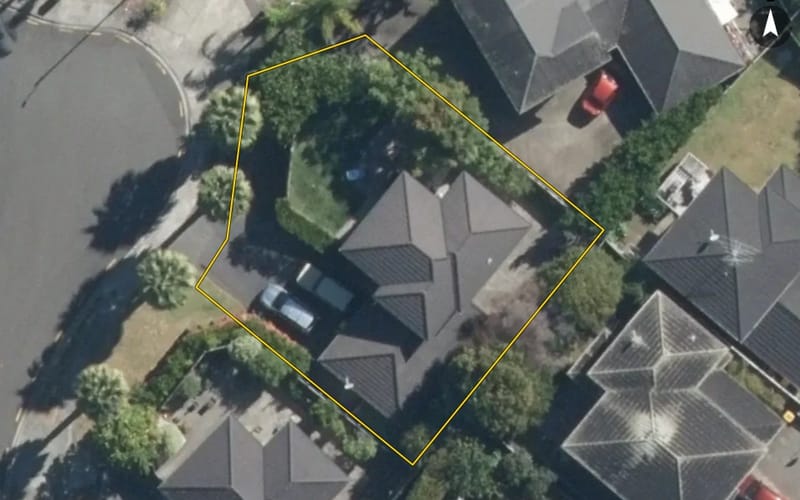 11 Lomas Way