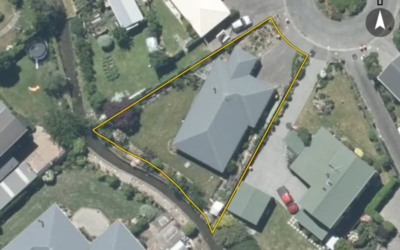 15 Falcon Drive