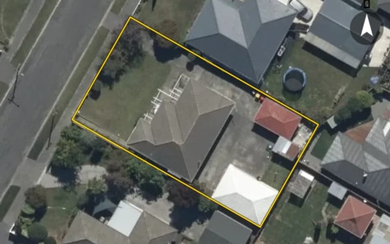 8 Bourne Crescent