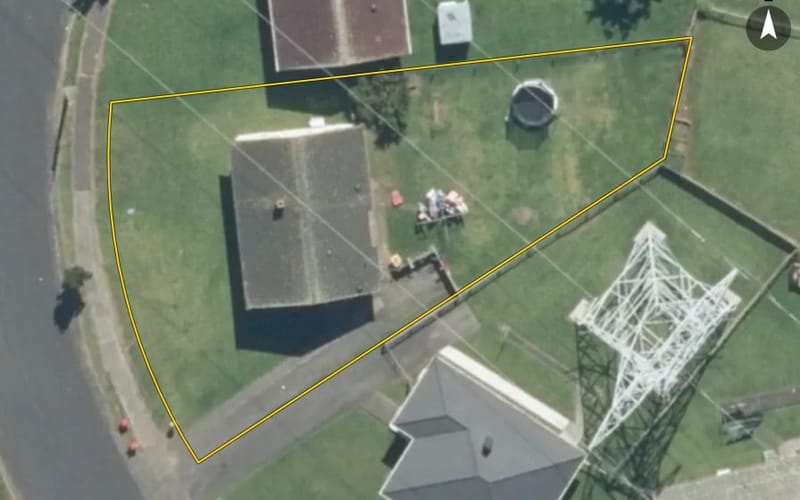 14 Featherston Crescent