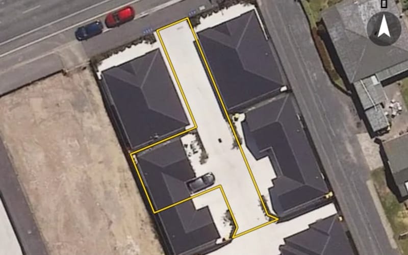 4 Mackie Mews