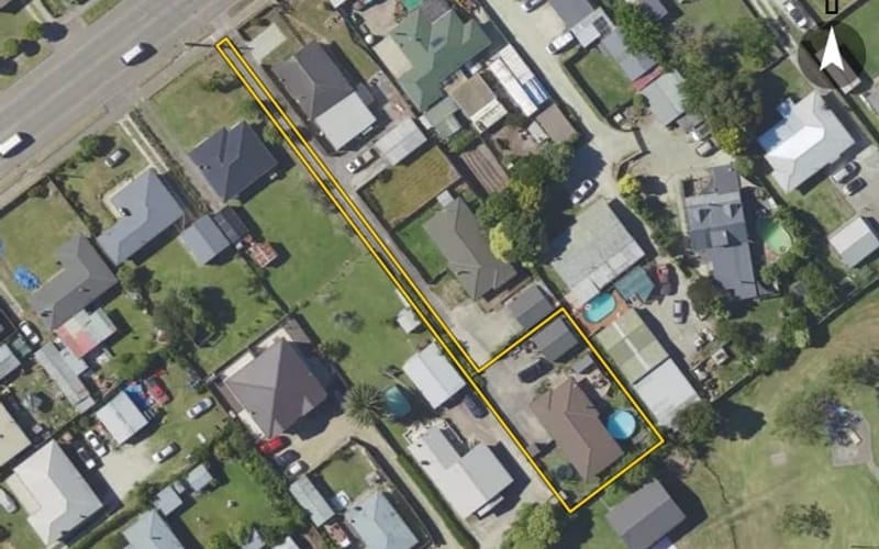 11B De Lautour Road