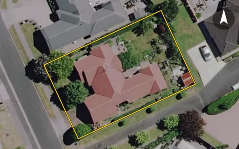 16 Roderick Place
