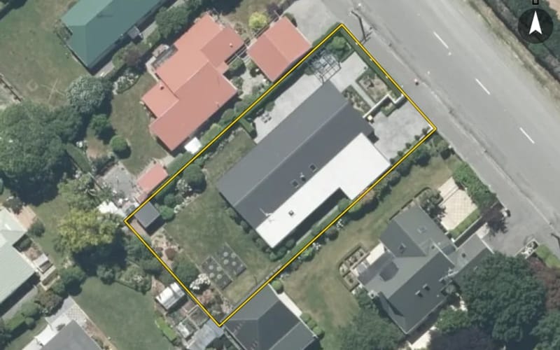 87 Racecourse Road