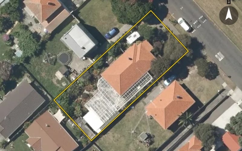 64 Douglas McLean Avenue