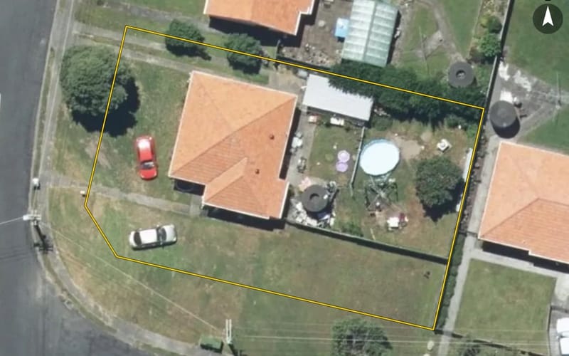 11 Hutchison Crescent