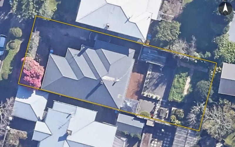 4 Woodford Road